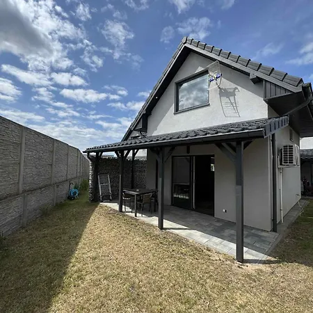 - 10km Od Morza بيت للعطل