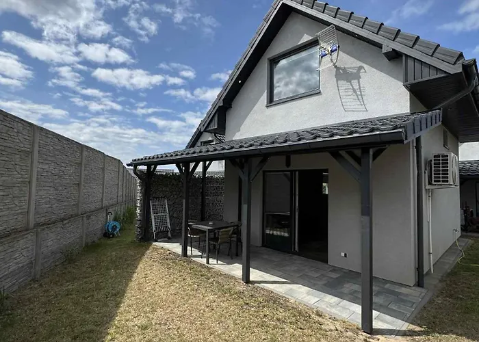 - 10km Od Morza Nyaraló